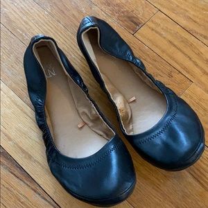 New York and company ballet flats